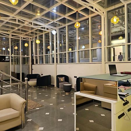 Hotel The Glass House Greater Noida Buitenkant foto