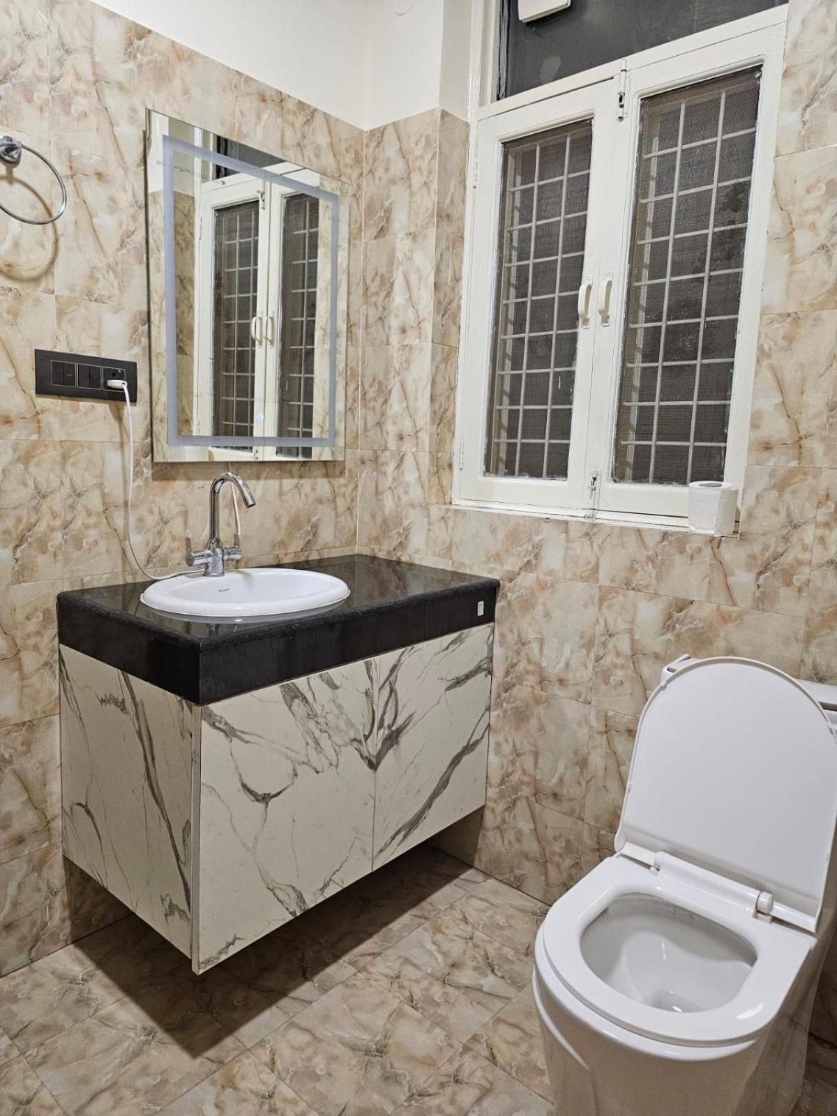 Hotel The Glass House Greater Noida Buitenkant foto