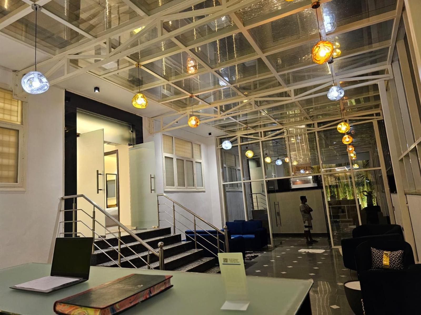 Hotel The Glass House Greater Noida Buitenkant foto