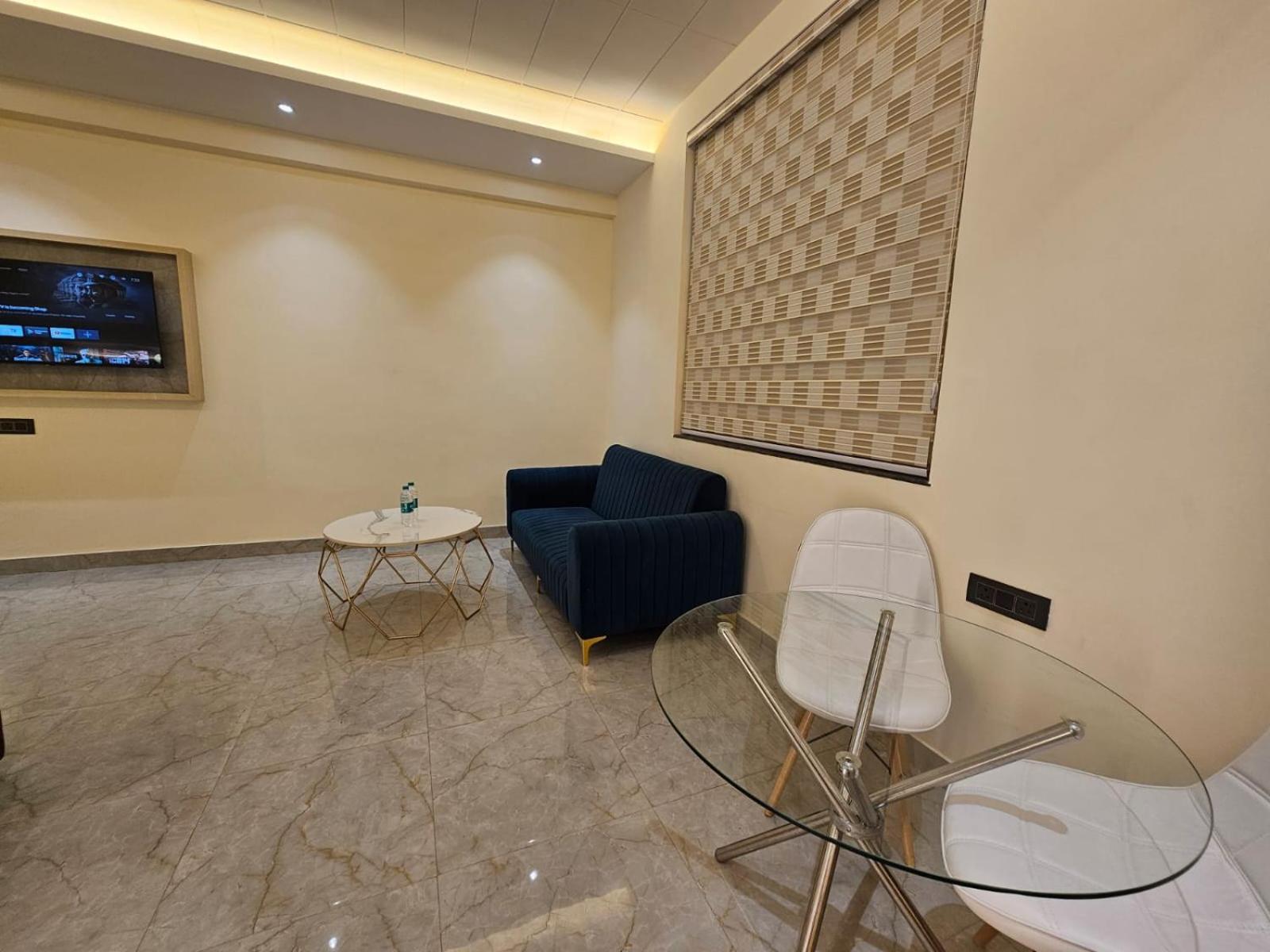 Hotel The Glass House Greater Noida Buitenkant foto
