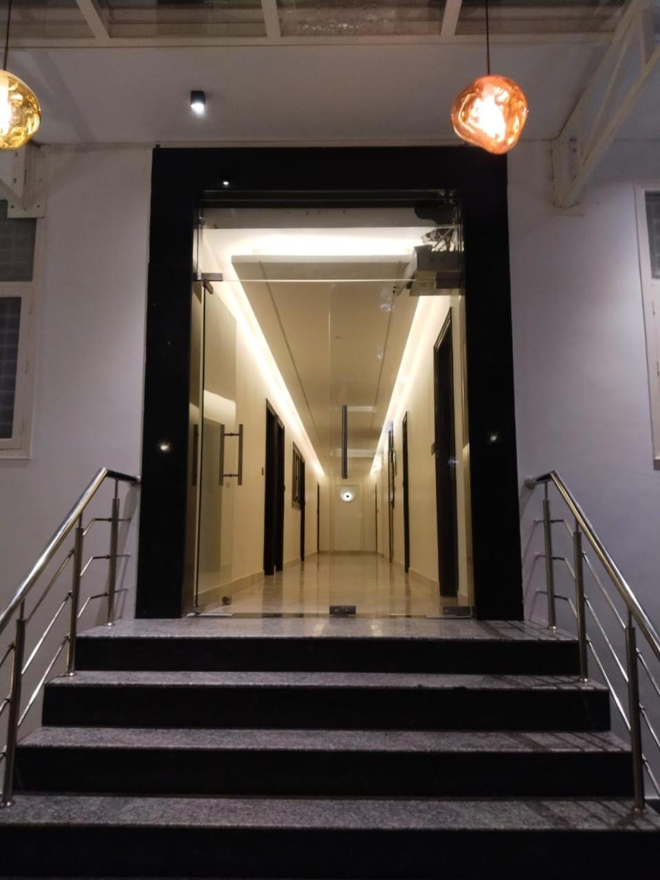 Hotel The Glass House Greater Noida Buitenkant foto